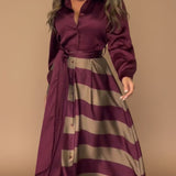 Beatriz | Vestido de Cetim às Riscas Elegante