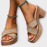 Camila - Saltos grossos com tiras cruzadas