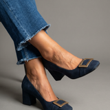 Inês | Sapatos de Camurça com Fivela Dourada